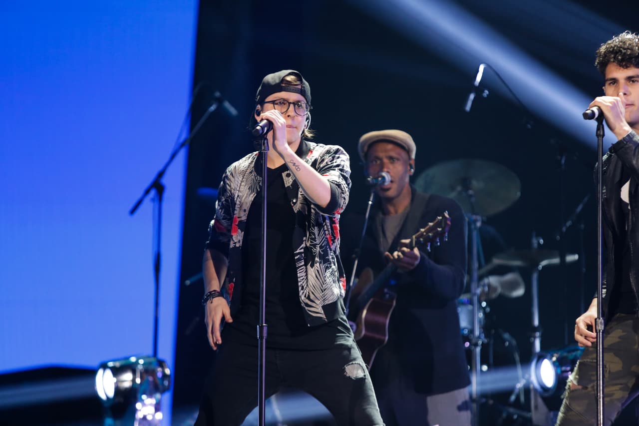 Están nominados en la categoría de Mejor Nuevo Artista y fácilmente pudieran llevarse el gramófono. ¿Será así? Sea como sea el crecimiento de estos chicos ha sido increíble desde que ganaron la primera temporada de La Banda. Te dejamos con lo mejor de su ensayo.