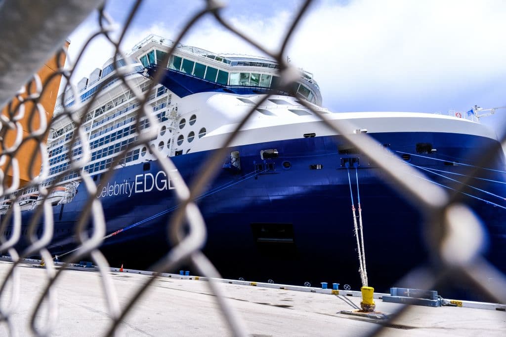 Según las pautas de los CDC, los cruceros pueden evitar viajes de prueba si el 98% de la tripulación y el 95% de los viajeros están vacunados contra el covid-19.