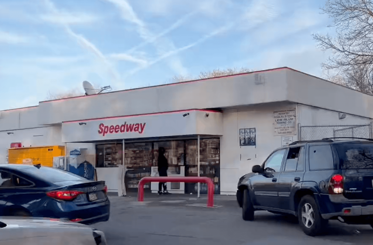 Gasolinera suena música de ópera para disuadir a los ladrones en Filadelfia