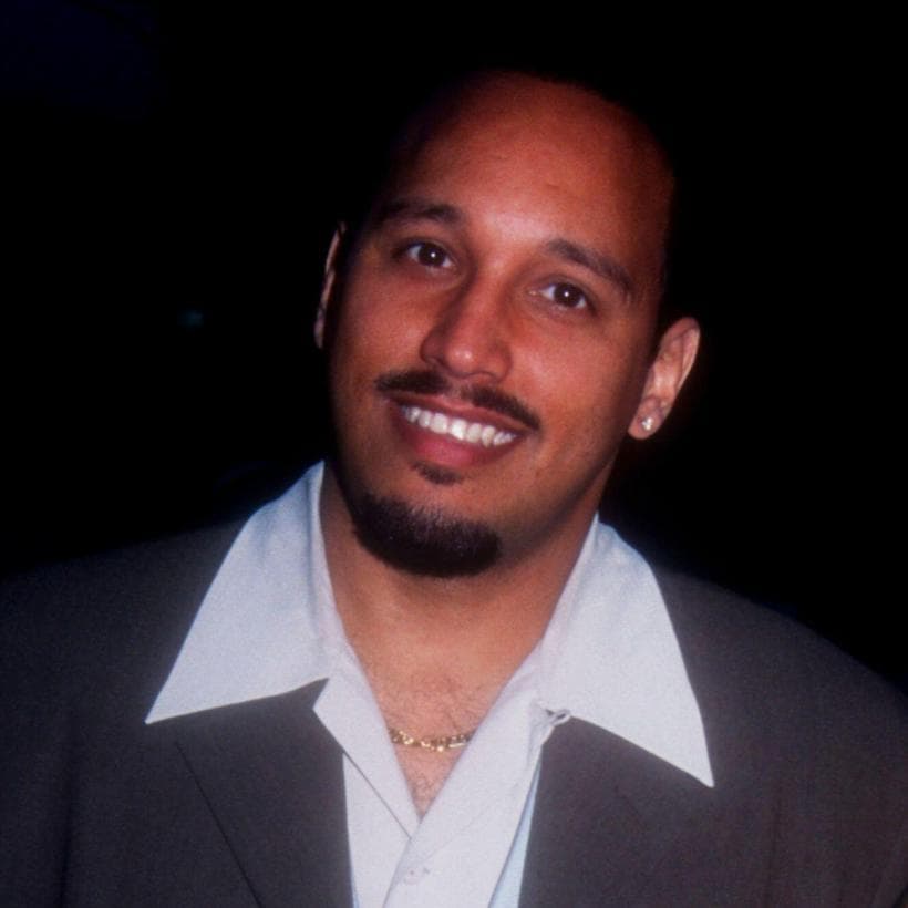 <b><a href="https://www.univision.com/famosos/muere-david-cruz-el-primer-gran-amor-de-jennifer-lopez-y-con-quien-duro-10-anos-fotos">Cruz falleció a los 51 años de una enfermedad cardíaca</a></b>, en el hospital Mount Sinai West de Manhattan, el 21 de marzo de 2020, según reportó TMZ.