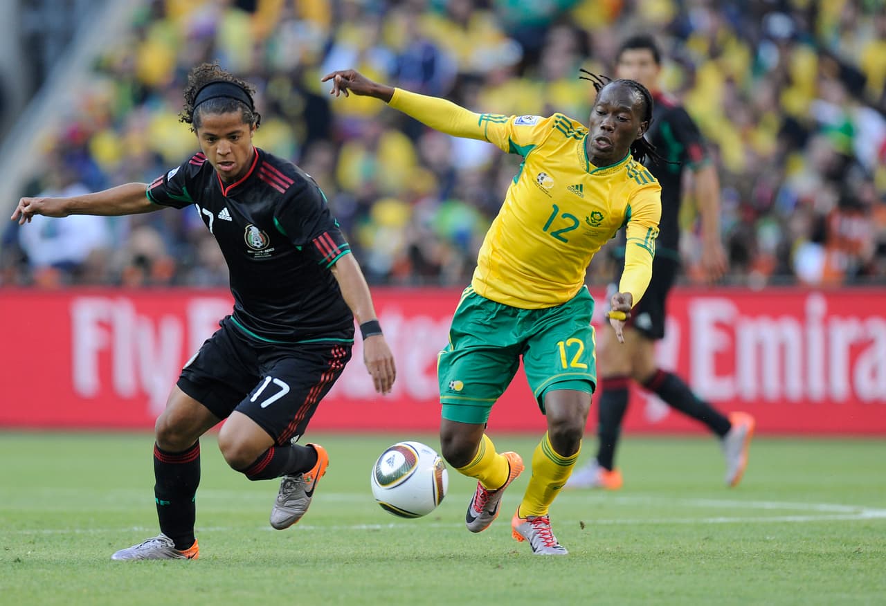 Su inactividad no le impidió jugar su primer Mundial en Sudáfrica 2010.