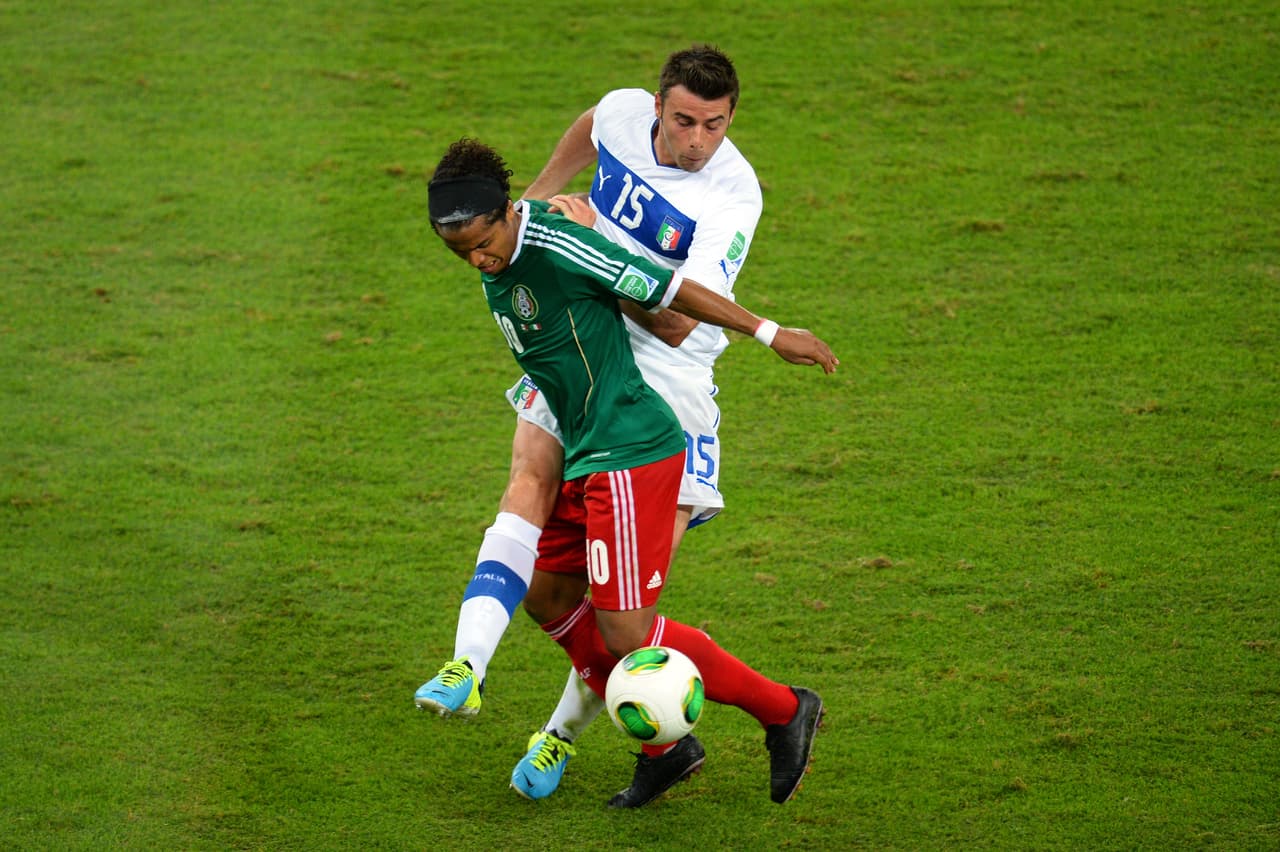Al final de la temporada, Giovani tuvo más roce internacional en la Copa Confederaciones de Brasil.