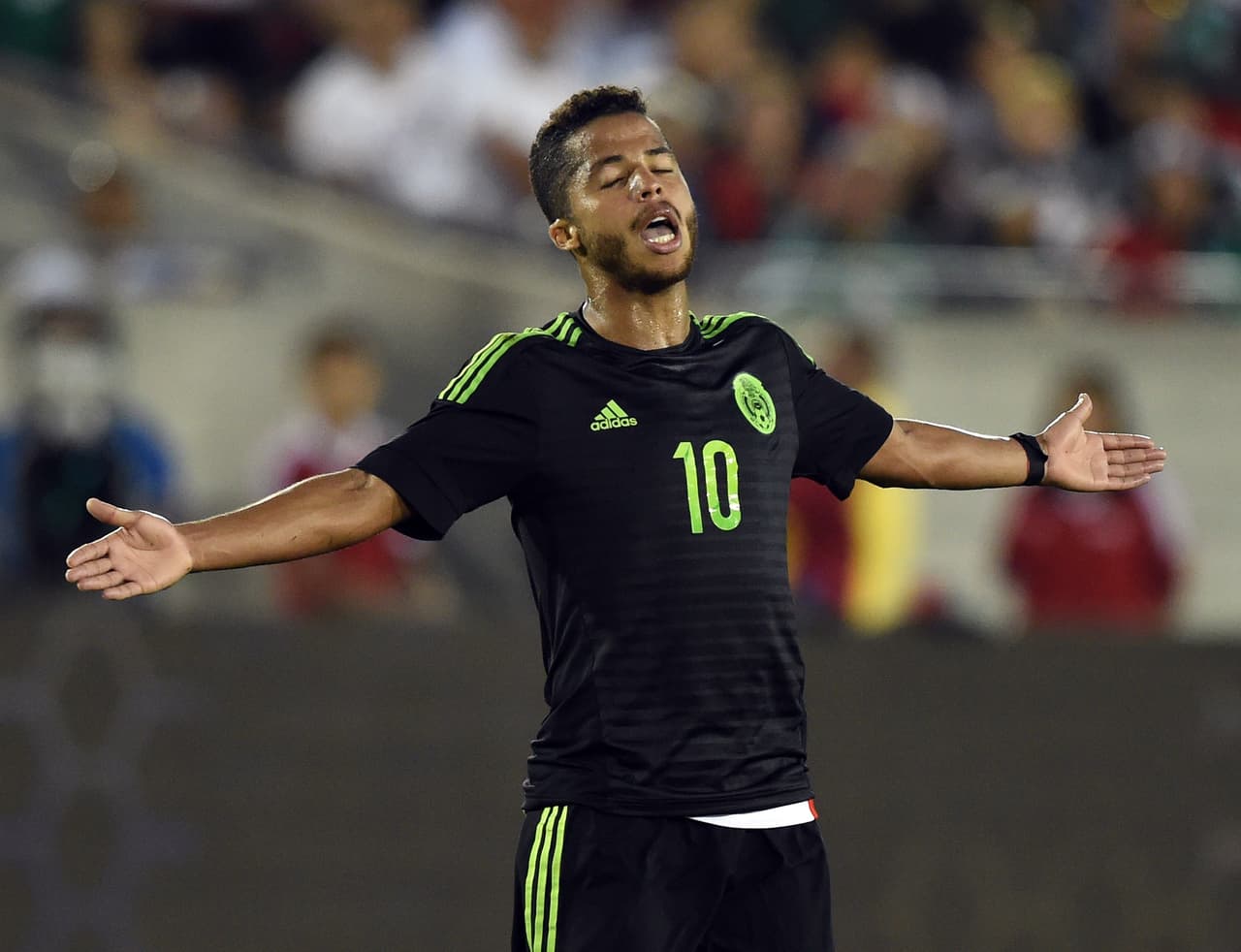 Con México, Gio fue campeón de la Copa Oro 2015, aunque ese año terminó el proceso con Miguel Herrera como técnico.