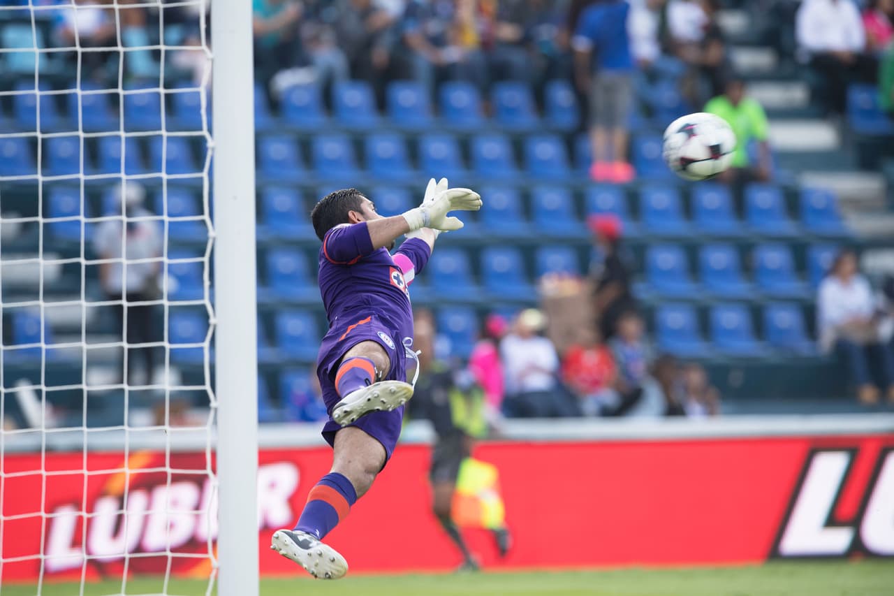 Grave crisis de porteros mexicanos: de Ochoa a Corona