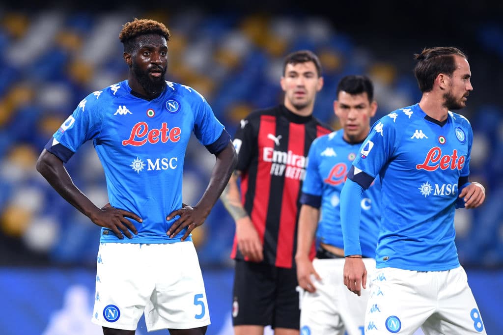 Zlatan Ibrahimovic, con doblete, y Jens Petter Hauge con gol de último minuto, le dan cómoda victoria al Milan ante el Napoli de Gatusso. El gol por parte de los napolitanos fue de Bakayoko; el mexicano Hirving Lozano jugó 53 minutos.