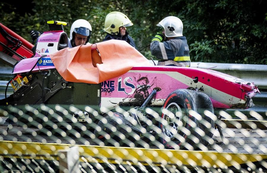 El automovilismo se viste de luto una vez más y esto ocurrió en la Fórmula 2, desde el circuito de Spa Francorchamps, luego del aparatoso accidente que involucró a los pilotos Juan Manuel Correa, Anthoine Hubert y Marino Sato, esto en la segunda vuelta de la carrera y a consecuencia del cual murió Hubert, piloto francés de 22 años del equipo Arden y campeón de la GP3 en 2018.