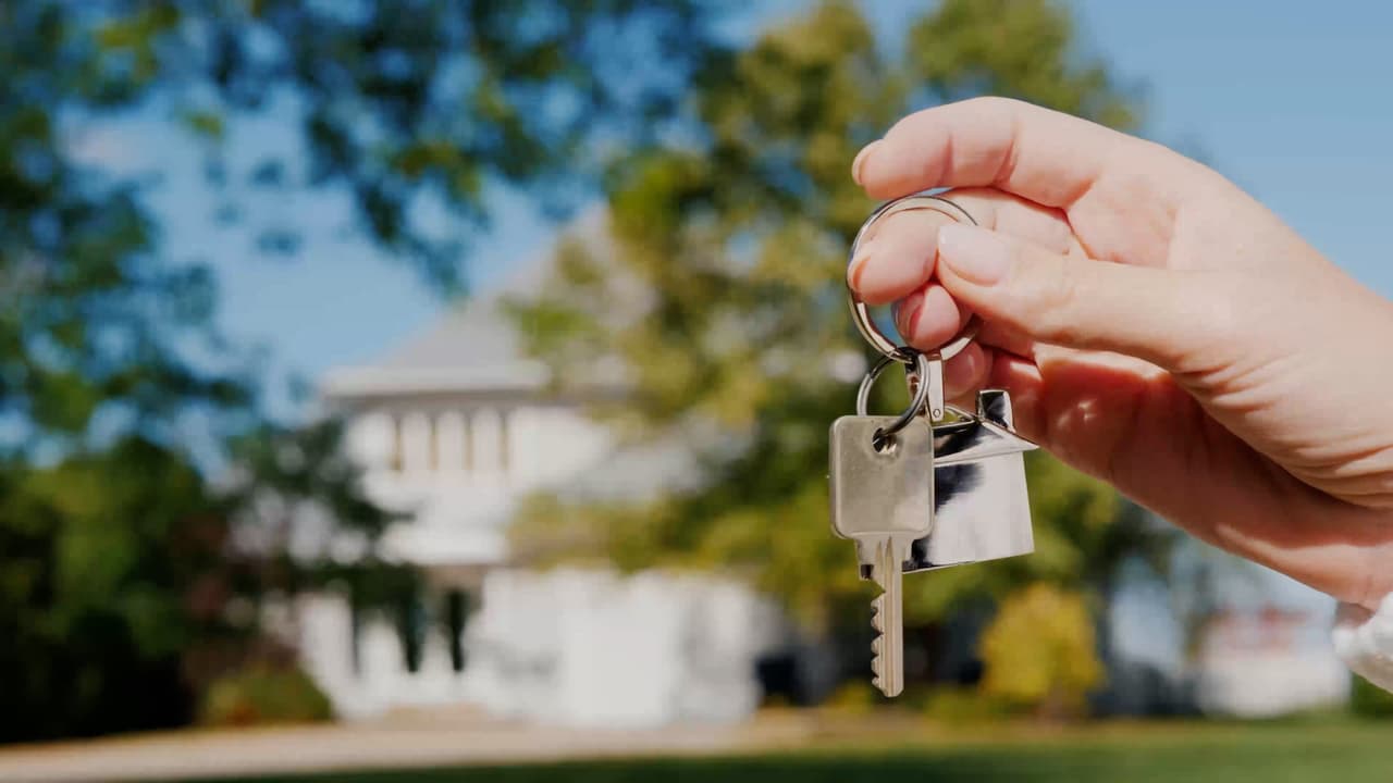 El programa de Bank Of America para hispanos en Dallas tiene ciertas restricciones; agentes inmobiliarios lo explican