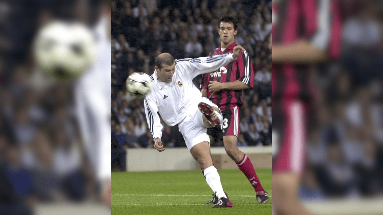 <b>Técnica, fuerza y precisión</b>
<br>- En la magnífica volea de Zidane se conjuntaron todos los factores que poseía el francés para marcar este gol espectacular.