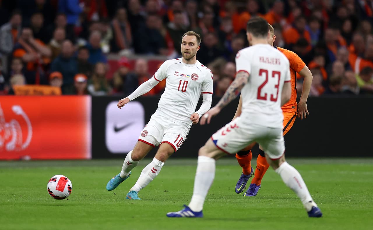 Holanda derrotó 4-2 a Dinamarca en amistoso celebrado en Ámsterdam; Eriksen anotó golazo en su regreso a su selección.