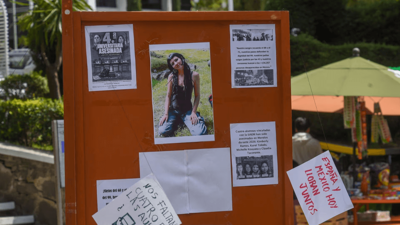 Familiares de la estudiante Claudia Tacoronte reciben su cuerpo para llevarlo a España