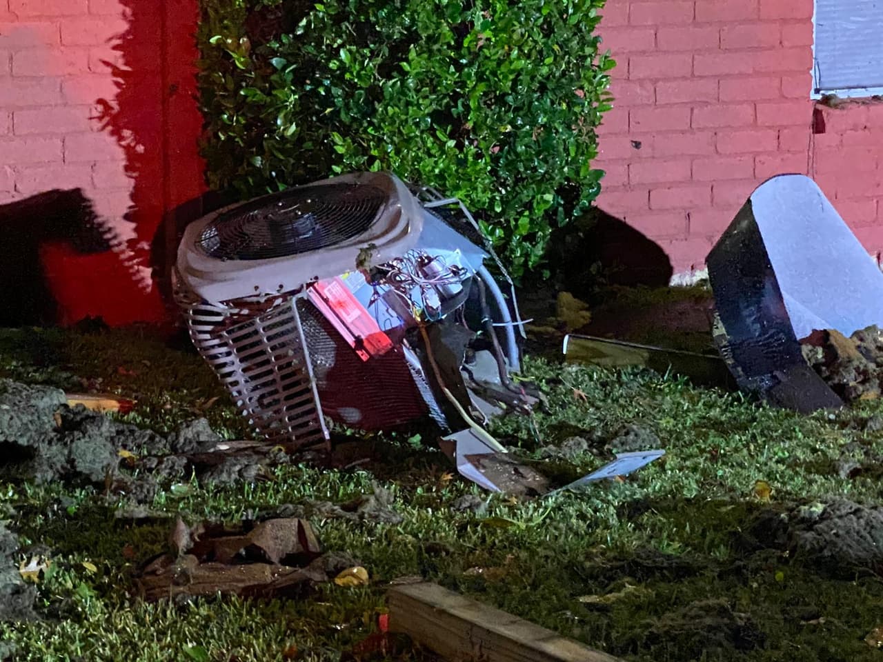 También se emitió un aviso por tornado para el condado Denton.
<br>