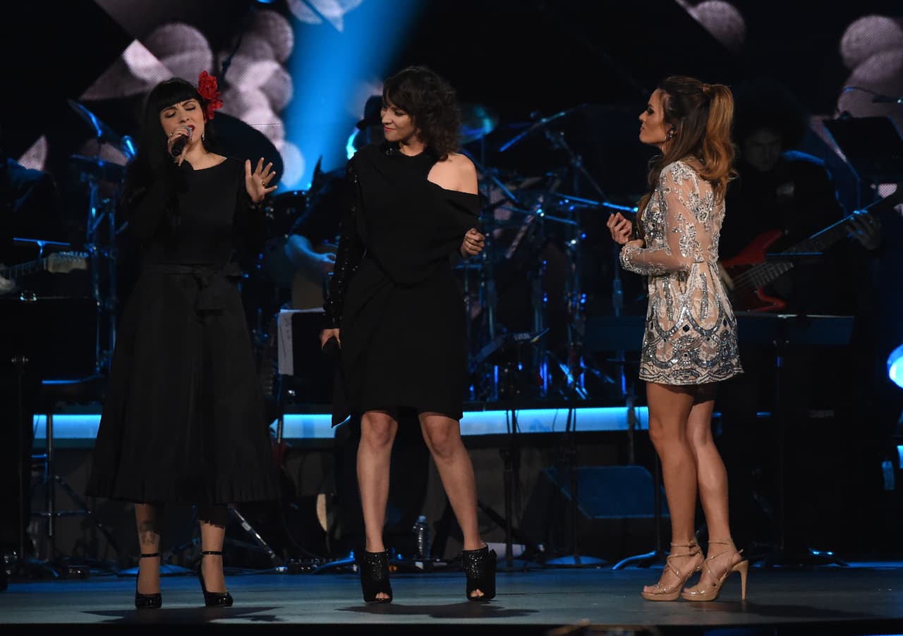 Mon Laferte, Kany García y Gaby Moreno interpretaron "You Sang To Me".