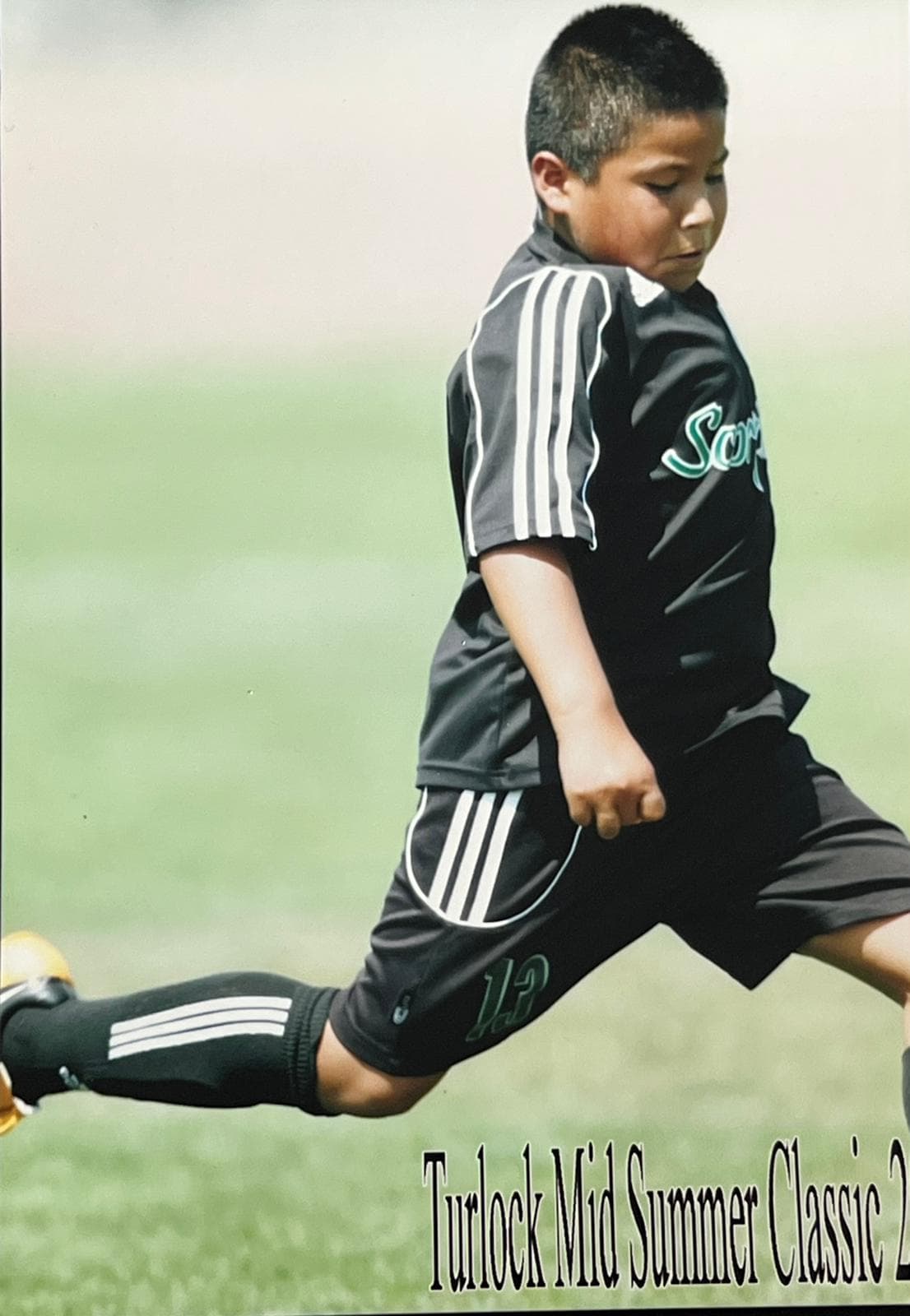 Aunque comenzó a jugar desde muy pequeño, Elmer participa en equipos de manera organizada desde 2010.