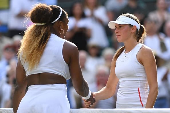 Serena Wiliams enfrentó a la eslovena Kaja Juvan en la segunda ronda del torneo de Wimbledon.