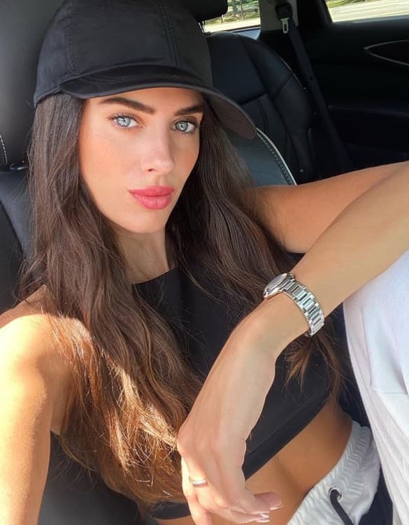 Pese a que Lucia sí conoce a los padres de su novio mencionó que él aún no conoce a su familia debido a que se encuentran en Argentina, pero aclaró que José Ron "la dejó entrar a su círculo cercano y es algo hermoso".