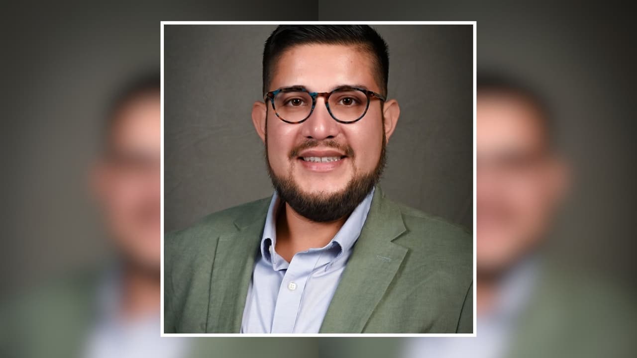 Quién es Carlos Rivas: trayectoria y propuestas para su reelección a la Junta Escolar de Chicago por el Subdistrito 3B