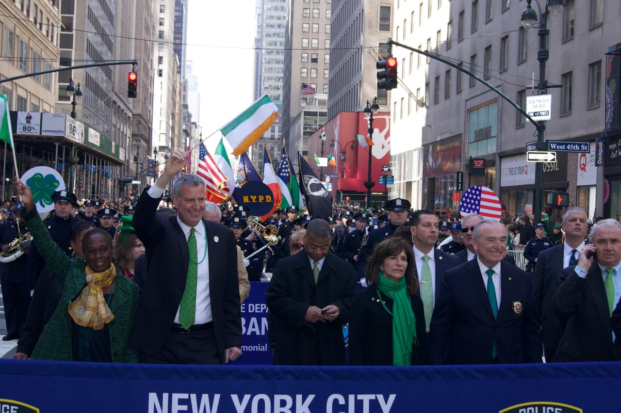 FOTOS: Latinos le sacan 'los verdes' al Desfile de San Patricio