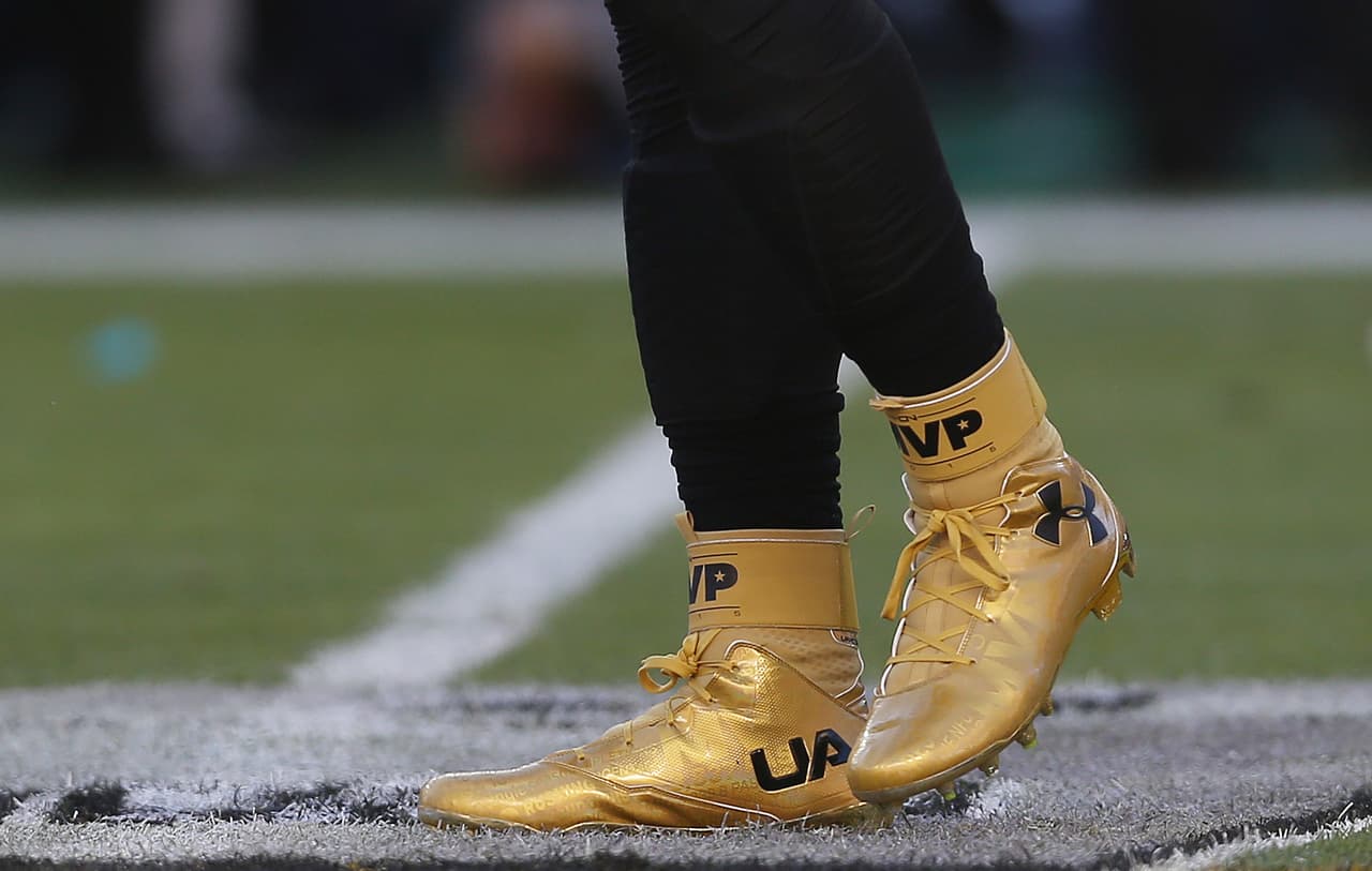 Para el Super Bowl 50 entre Carolina Panthers y Denver Broncos ocupó este modelo, haciendo referencia a su MVP, tras ser reconocido como el jugador más valioso de dicha temporada en 2015.