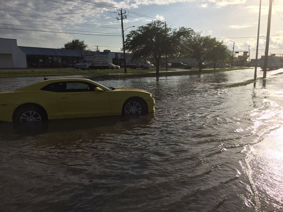 Destrozos e inundaciones causados por el mal tiempo en Houston.