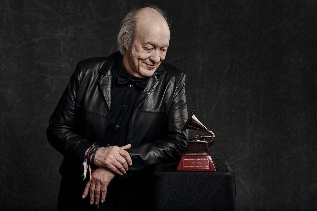 Erasmo Carlos provocó ovaciones cuando confesó que se sintió el artista más importante del mundo al saber que recibiría el Premio a la Excelencia.