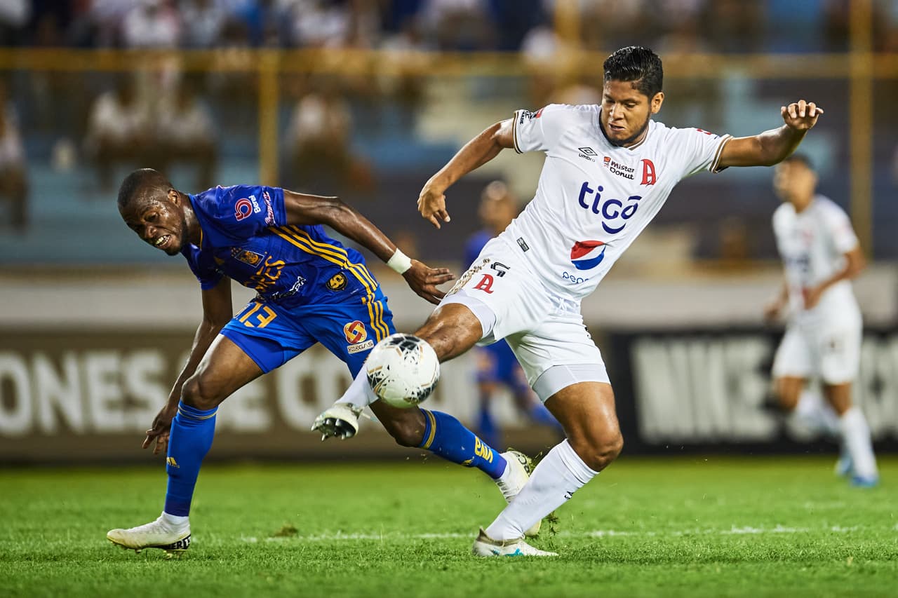 Muchos errores de parte Tigres y el partido estaba para cualquiera.