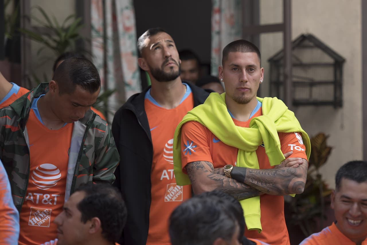 Estas son imágenes detrás de las cámaras en el evento de la foto oficial del Club America en las instalaciones de Grupo Chespirito en Ciudad de Mexico.