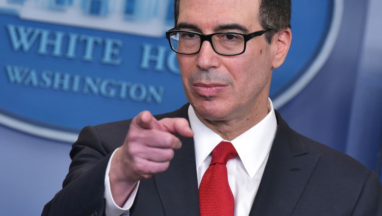 El secretario del Tesoro, Steve Mnuchin, dijo que si el proyecto de ley de estímulo se convierte en ley, los depósitos directos a los estadounidenses podrían comenzar a principios de la próxima semana.