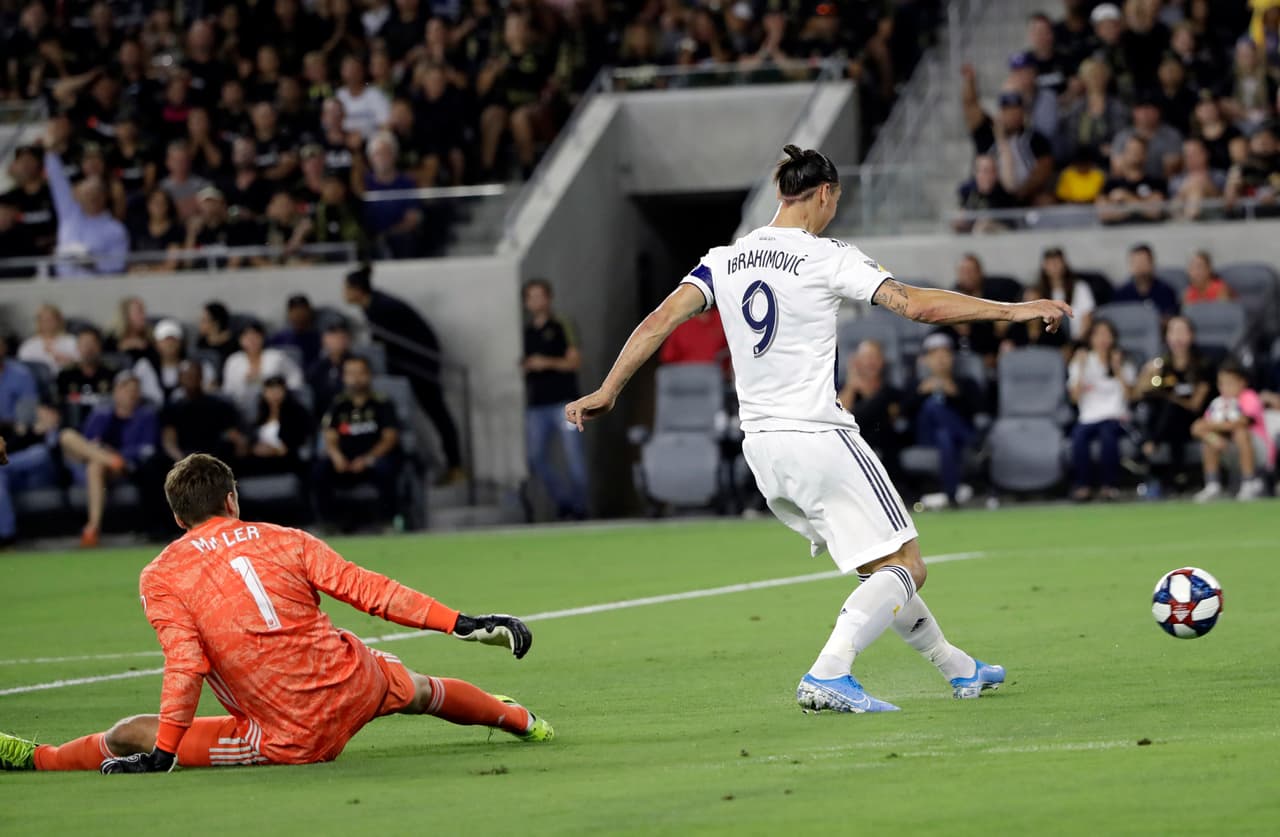 El dorsal '9' de Los Angeles Galaxy continúa derrochando calidad.