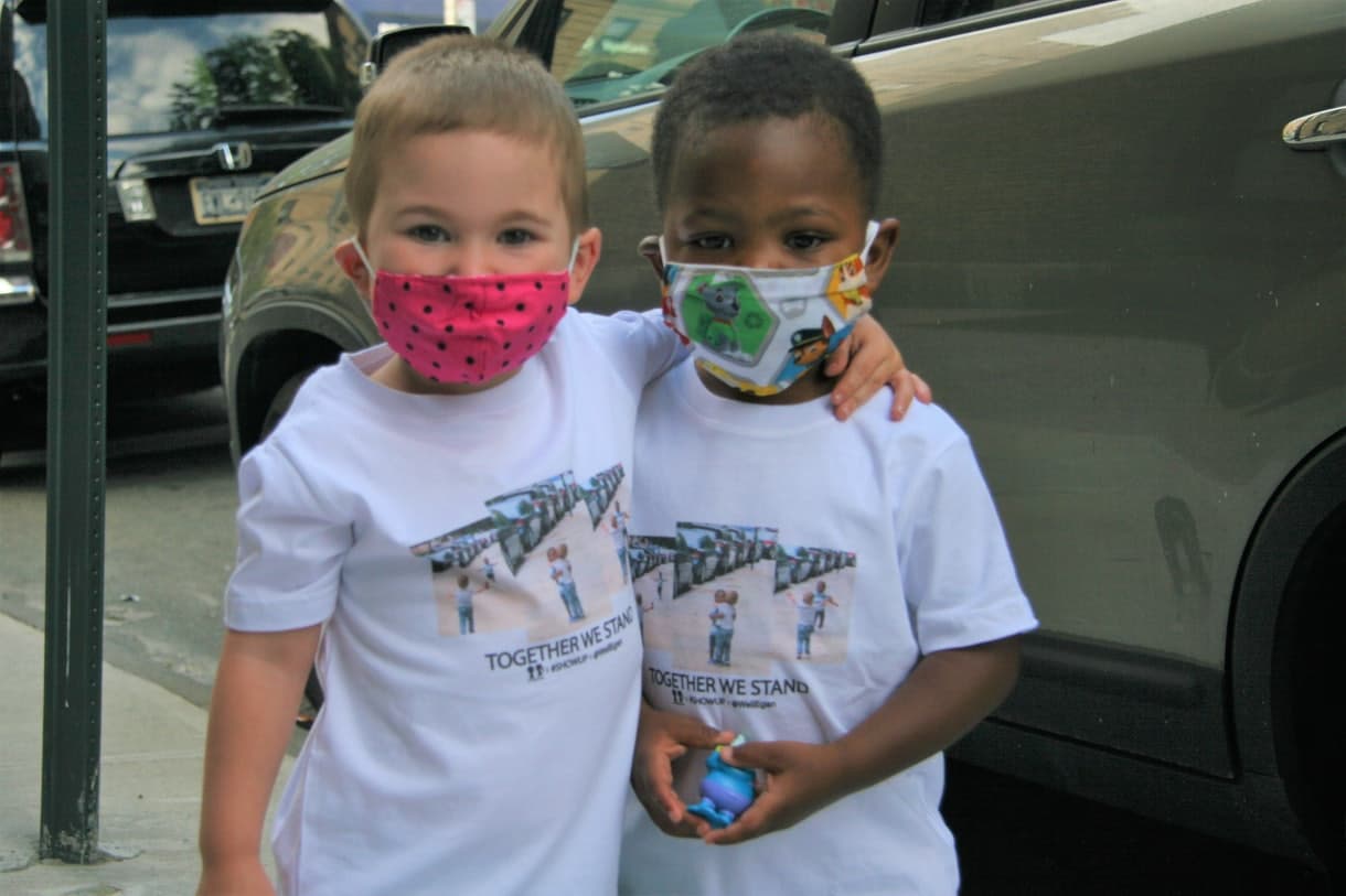 Niños que protagonizaron video viral ahora son parte de una campaña contra el racismo