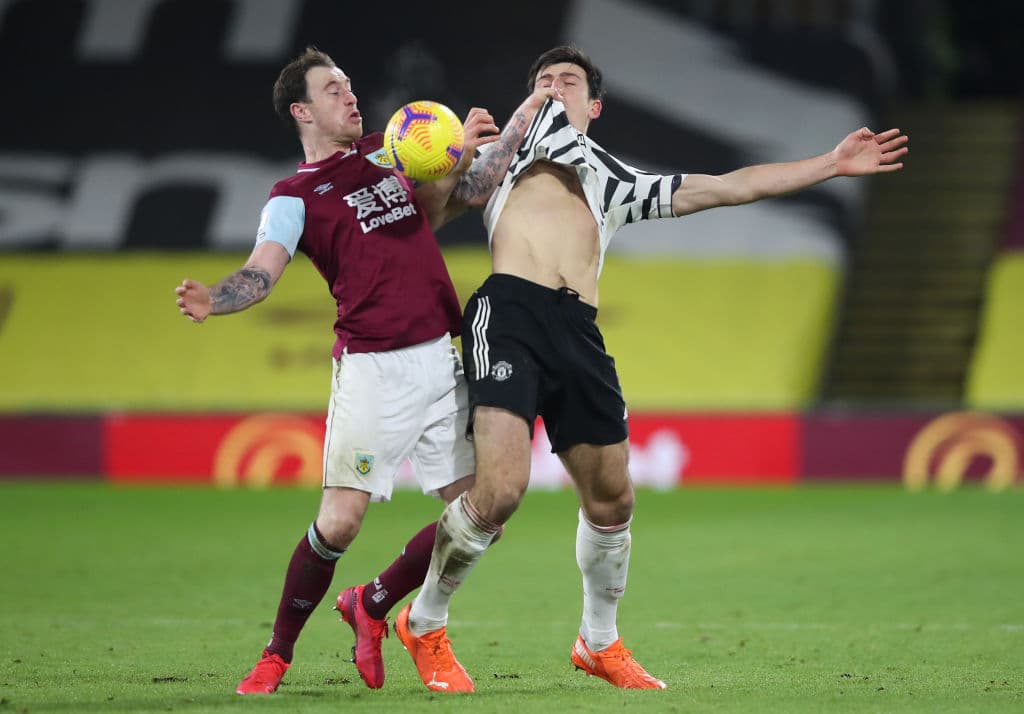 Paul Pogba marcó a los 71’ del encuentro el solitario gol del triunfo. Los Red Devils se mantienen en la cima de la competición con 36 puntos. En su siguiente compromiso de la justa, los de Manchester se medirán al Liverpool en un duelo que podría comprometer el liderato de la competición.
