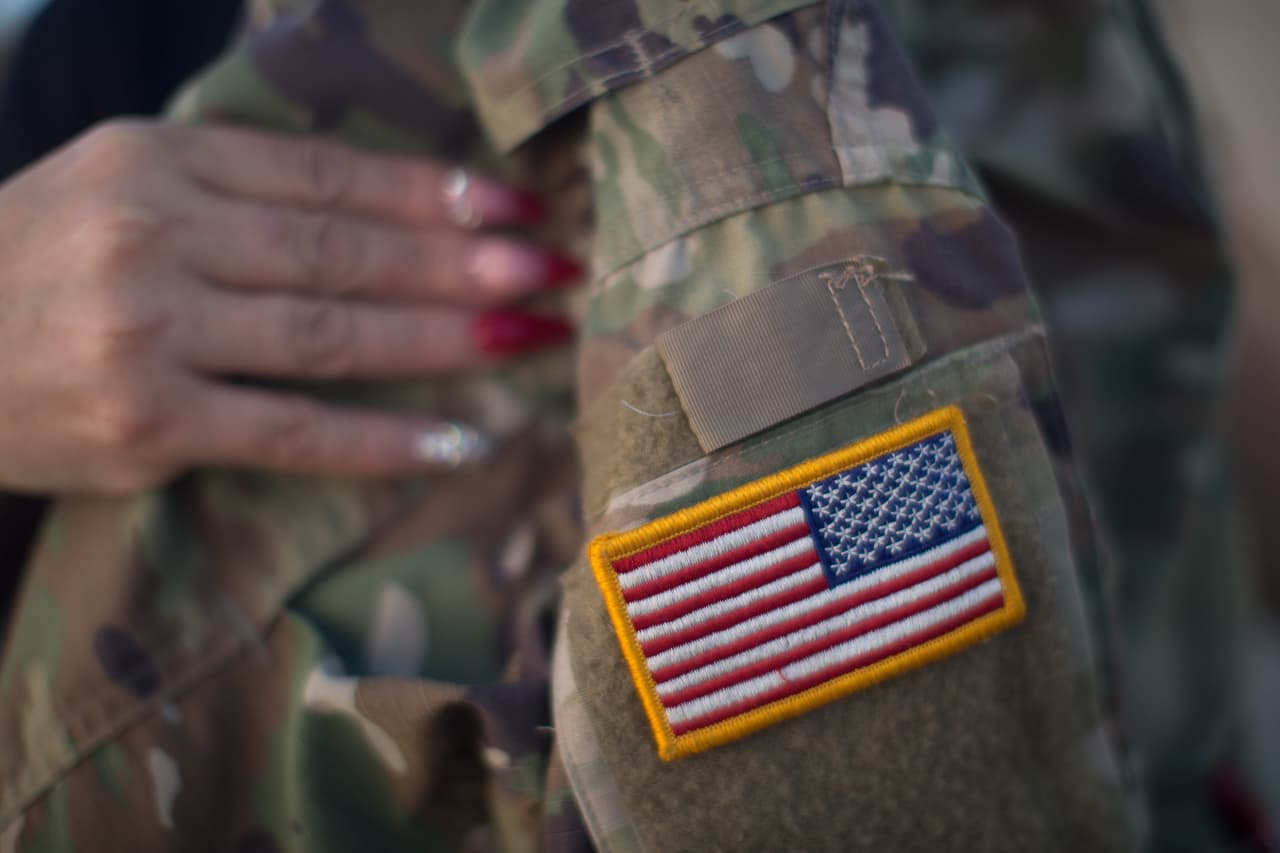 Jackeline asegura que al principio no estaba de acuerdo con la decisión de sus hijos de convertirse en guardias nacionales, pero no hizo nada para detenerlos. A los 17 y 18 años ellos ya sabían que querían servir a su país. Ahora dice estar muy orgullosa de ellos.