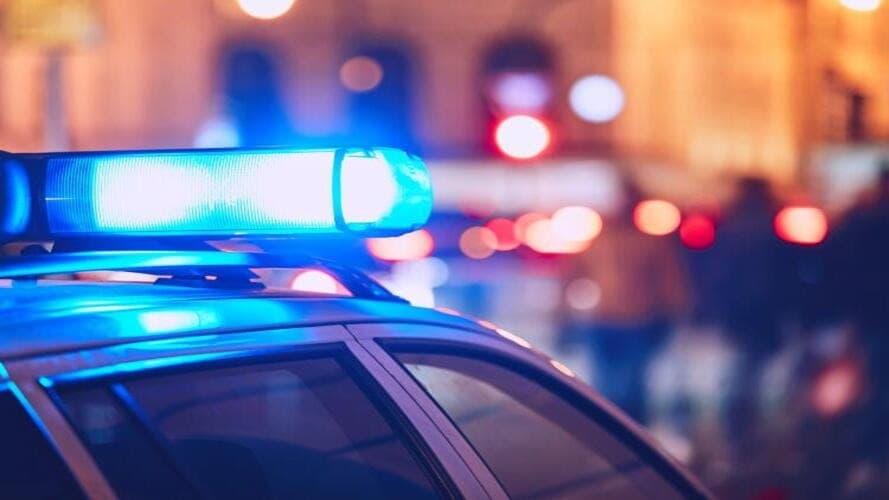 La violencia armada continúa dejando miles de víctimas en Estados Unidos. De acuerdo con cifras de Gun Violence Archive (GVA), hasta el 1 de septiembre de 2026 se habían registrado 8,715 muertes por armas de fuego y 16,125 personas heridas en el país durante los ocho meses transcurridos del año. El registro también contabiliza 322 tiroteos masivos y 17 asesinatos en masa.