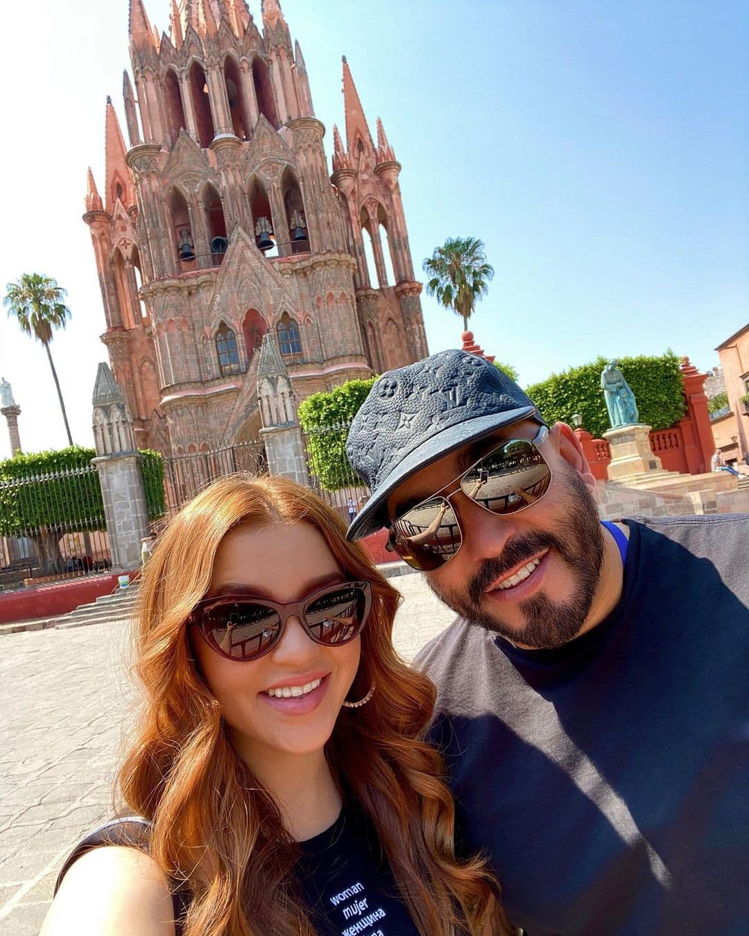 Incluso, se ha rumorado que ellos también podrían estar comprometidos, por lo que quizá también estarían planeando su matrimonio.