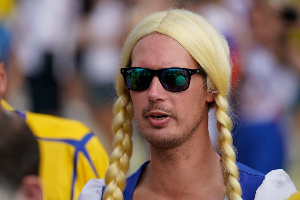 La fiesta y el colorido se viste de alegría entre los hinchas en el enfrentamiento entre Suecia e Inglaterra en los cuartos de final, la definición del tercer semifinalista del Mundial de Rusia 2018.