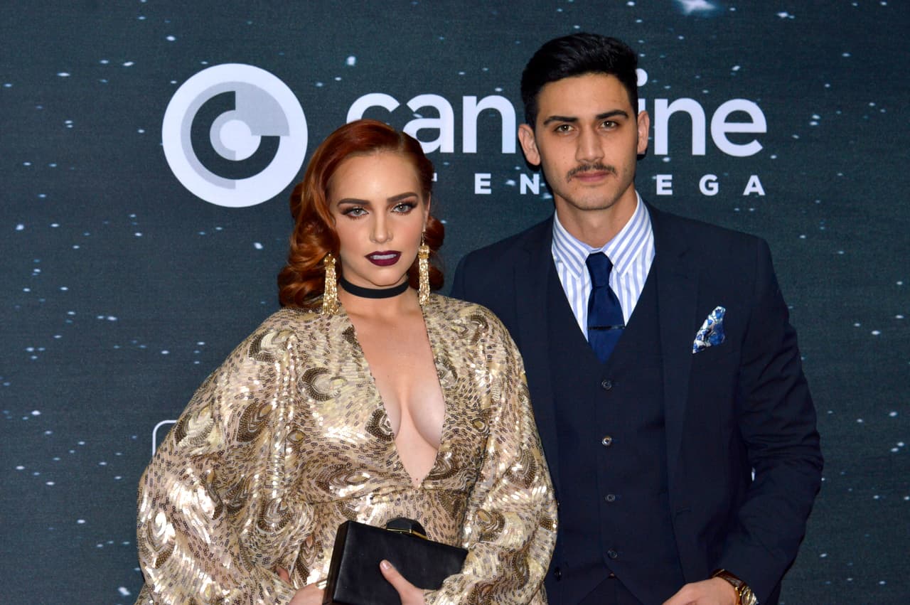 Alejandro Spietzer sostuvo un largo romance con la actriz Minnie West, a quien conoció en el 2013 durante el musical ‘Vaselina’. Al parecer su romance finalizó en noviembre del año pasado, cuando el actor conoció a Ester Expósito de la serie ‘Élite’.