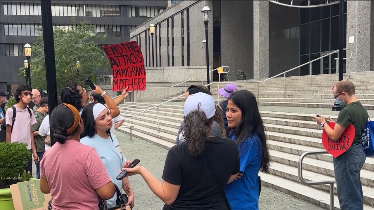 “No somos criminales”, madres exigen a ICE les retire grilletes y denuncian no poder trabajar