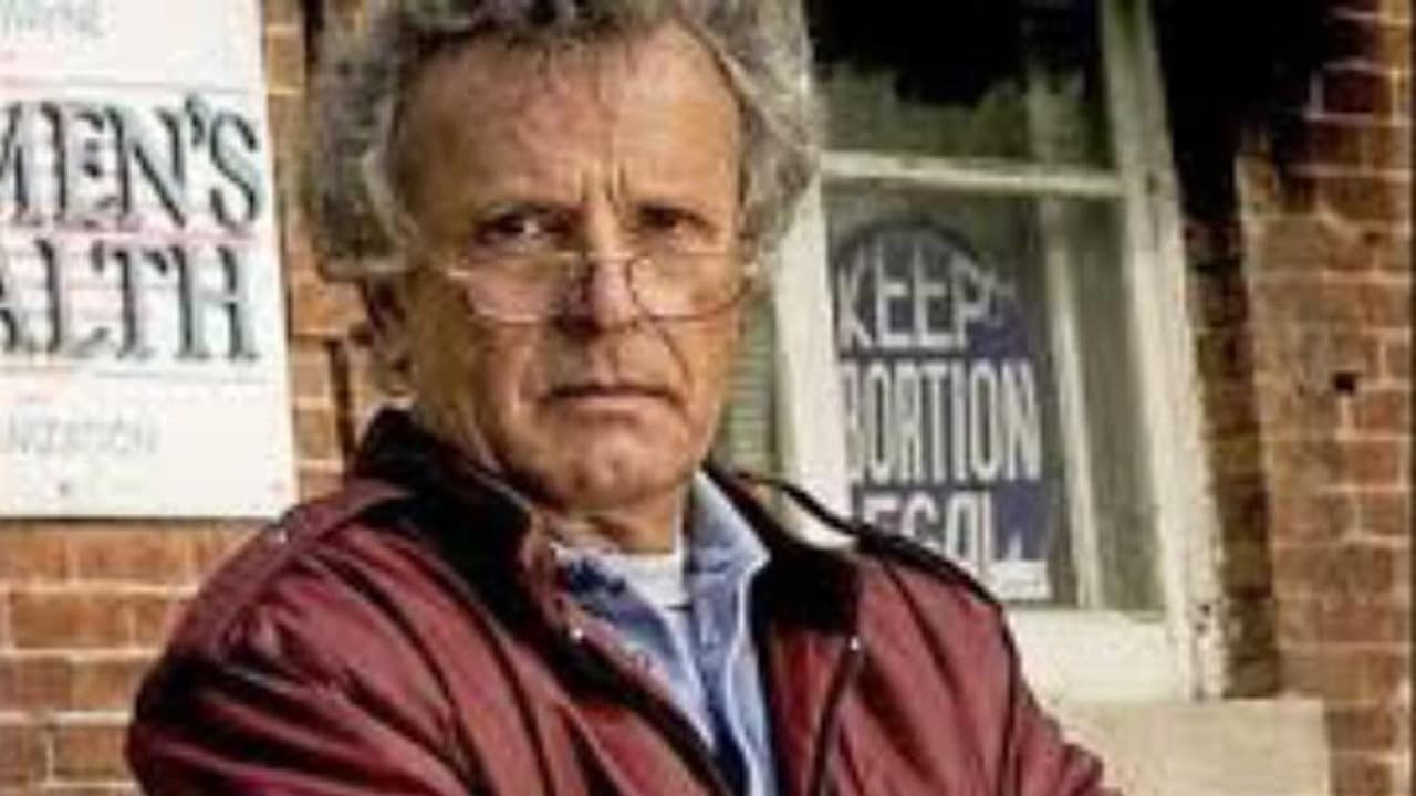 Practicó como médico especializado en aborto durante cuatro décadas.