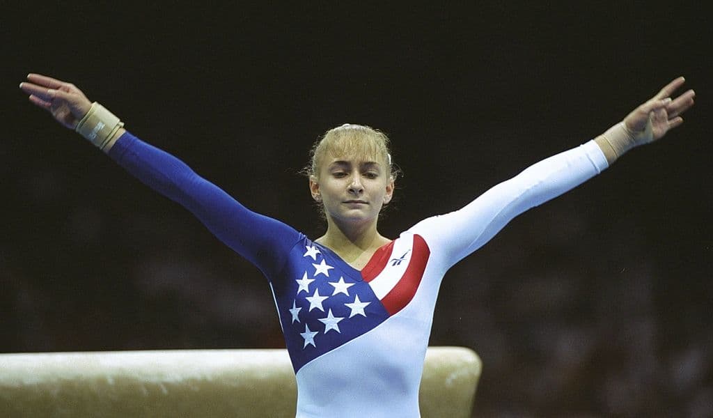 <b>Shannon Miller</b>. La estadounidense dos veces medallista de oro olímpico en gimnasia artística (atlanta 1996), fue diagnosticada con cáncer en los ovarios en 2011. Se sometió a tratamiento de quimioterapia y ese mismo año, no sin antes sufrir más de los que pueda decirse, libró la batalla.
<br>