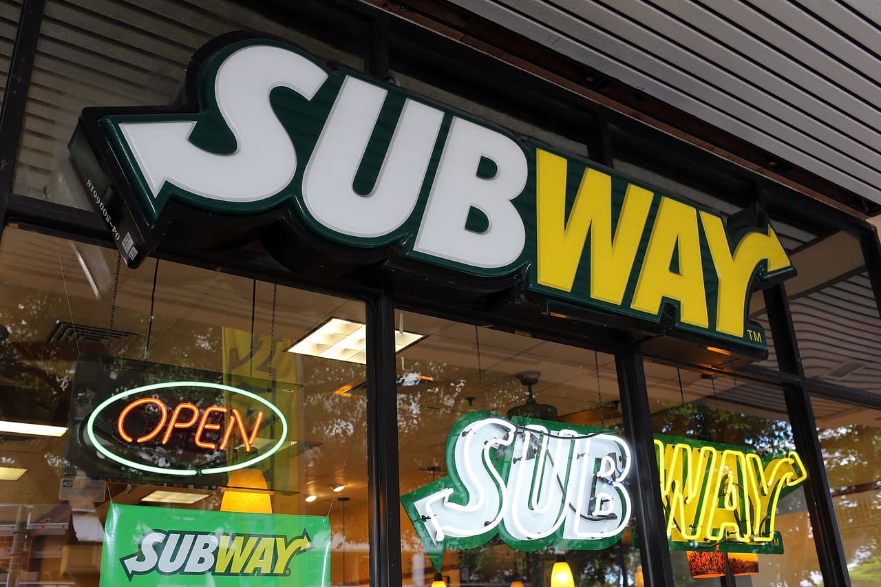 Dos residentes de San Francisco presentaron una demanda contra la cadena de comidas rápidas Subway porque, aseguran, la empresa usa un "falso atún" en sus comidas.