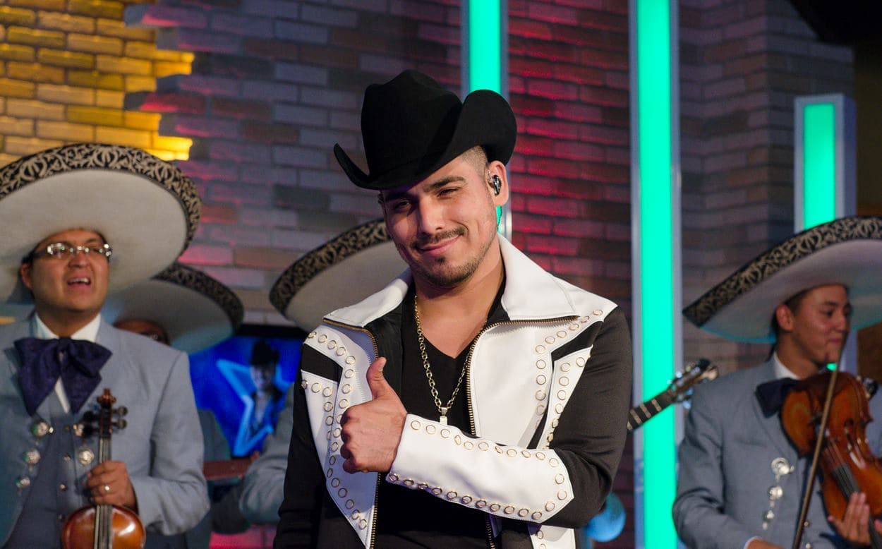 Y el jueves 7 de mayo, nuestros querido Espinoza Paz vino a deleitarnos con su gran voz.