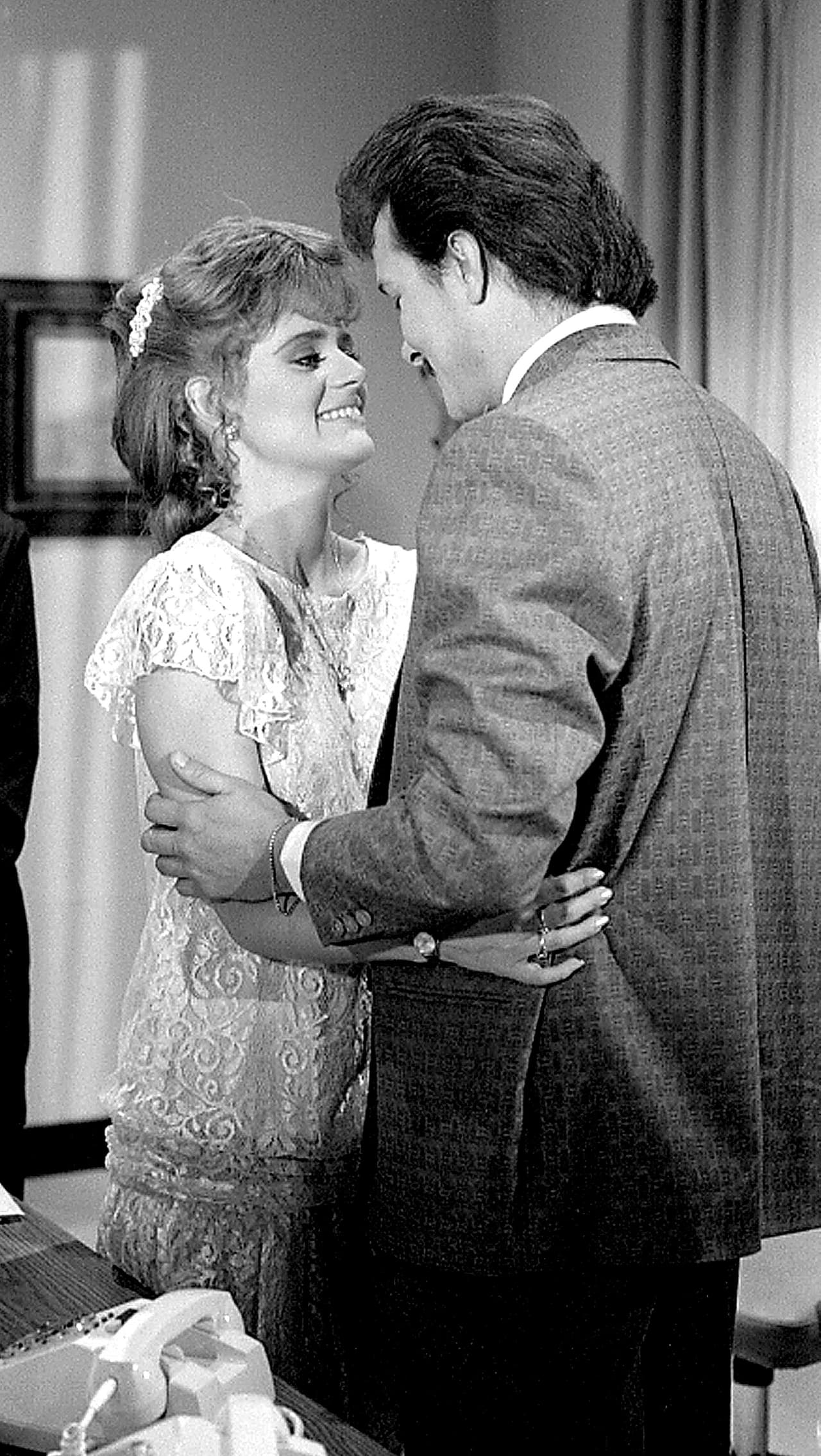 En 1988 protagonizó junto a Arturo Peniche y Omar Fierro la telenovela 'Amor en silencio’, donde interpretó dos papeles: el de madre e hija.