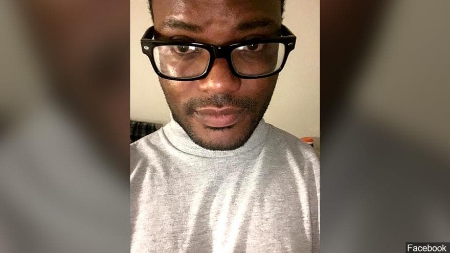 Un perfil profesional en el portal LinkedIn bajo el nombre del presunto asesino indica que fue empleado por el Ejército de los EE. UU. como especialista en tecnología de la información desde septiembre de 2014 hasta junio de 2016. Sin embargo, representantes de la Guardia Nacional del Ejército de Utah confirmaron que Ayoola Ajayi era miembro de la 214th Forward Support Company con sede en Tooele y al no asistir a capacitaciones básicas y fue dado de baja el 10 de junio de 2015, tras seis meses de servicio.
<br>