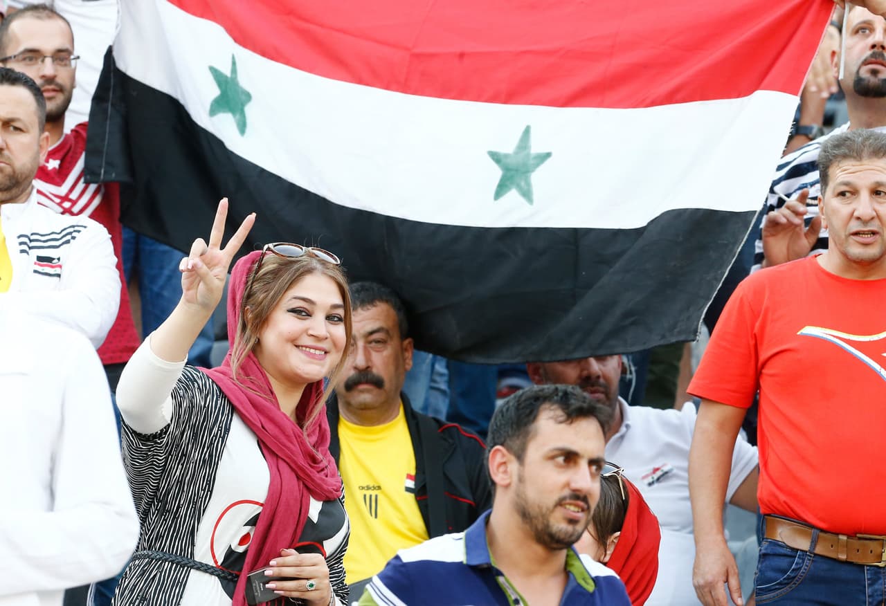 Otros se acercaron hasta el Azadi Stadium de Teherán para darle el aliento a su selección.
