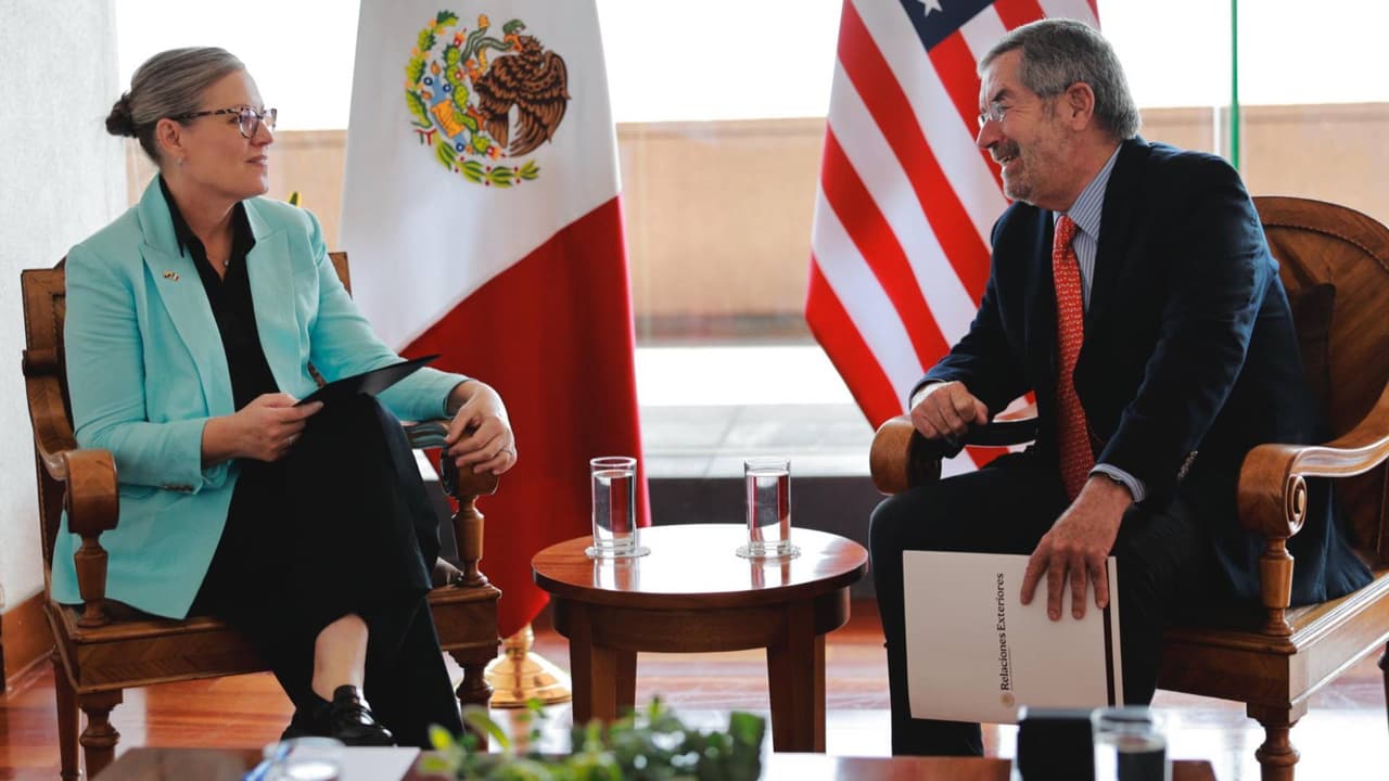 Gobernadora de Arizona se reúne con canciller mexicano: ¿De qué hablaron?