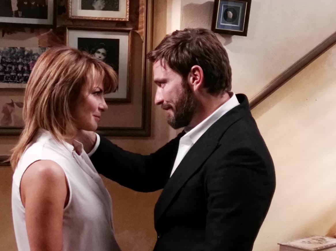 'Caer en tentación' es la nueva telenovela de la productora
<b>Giselle González</b>, proyecto al que audicionó
<b><a href="http://www.univision.com/temas/julian-gil"> Julián Gil</a></b> para convertirse en pareja protagónica de
<b><a href="http://www.univision.com/temas/silvia-navarro">Silvia Navarro</a></b>, sin embargo no obtuvo el papel.