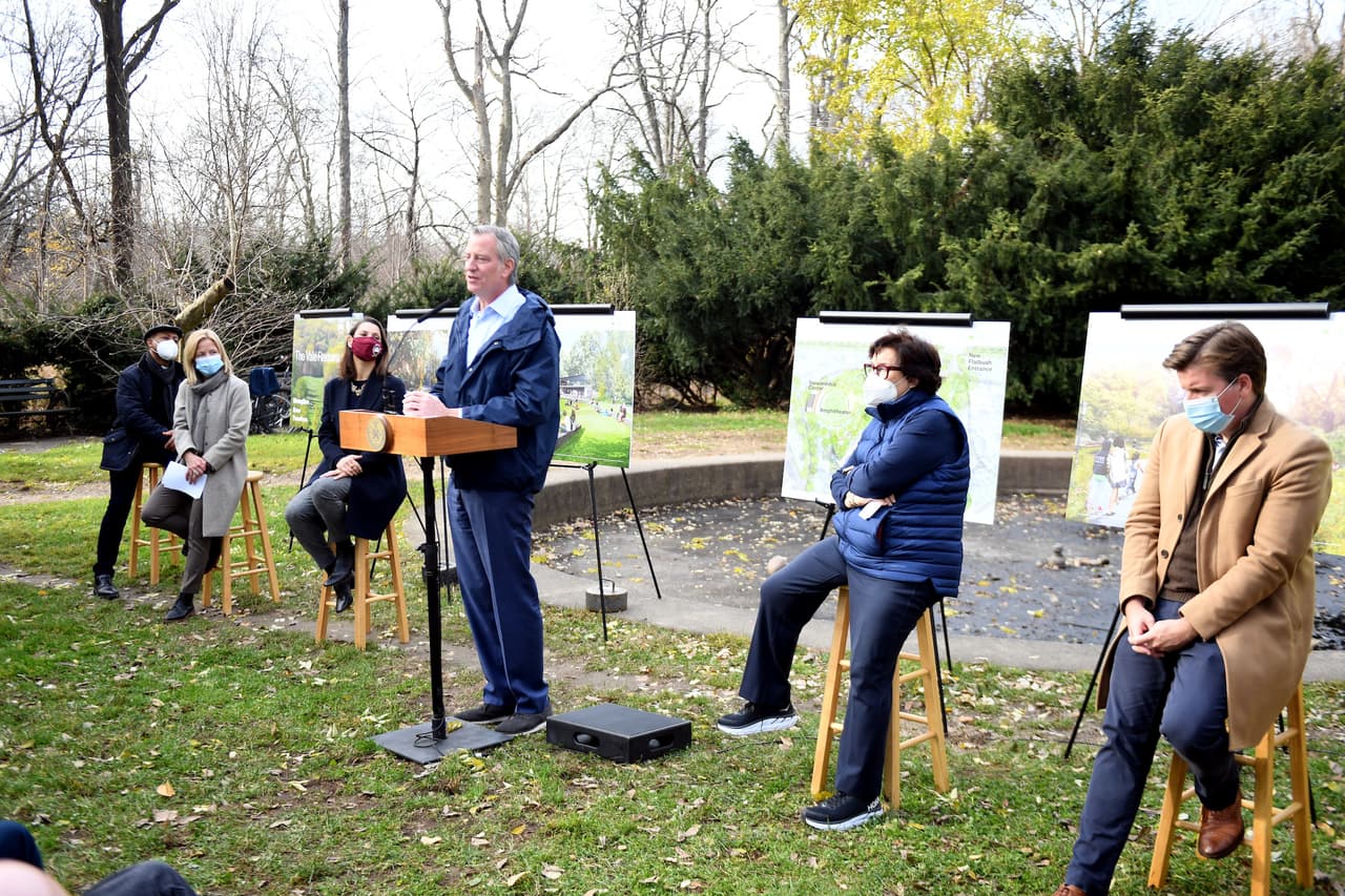 Cuarenta millones de dólares fueron destinados para restaurar The Vale (El Valle) en Prospect Park, anunció el alcalde Bill de Blasio. Esta financiación es la mayor asignación individual en la historia de Prospect Park Alliance, la organización sin ánimo de lucro que sostiene el parque en asociación con la ciudad.