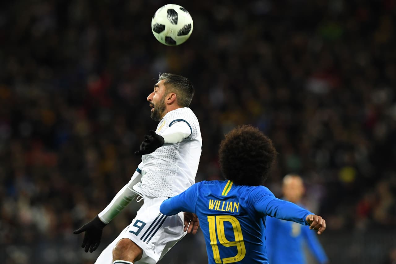 Uno de los hombres en ataque de Tite fue Willian, que así como sus compañeros estuvo nublado en la resolución de las jugadas.