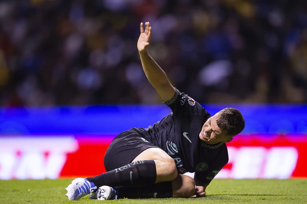 Viñas se lesiona en el Puebla-América; sufre posible fractura