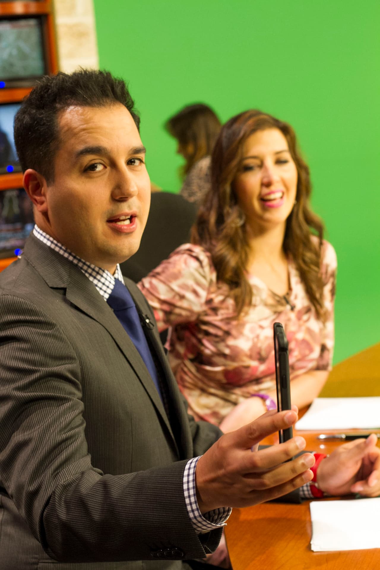 David Ríos captó lo que pasa detrás de bambalinas en Univision Austin.