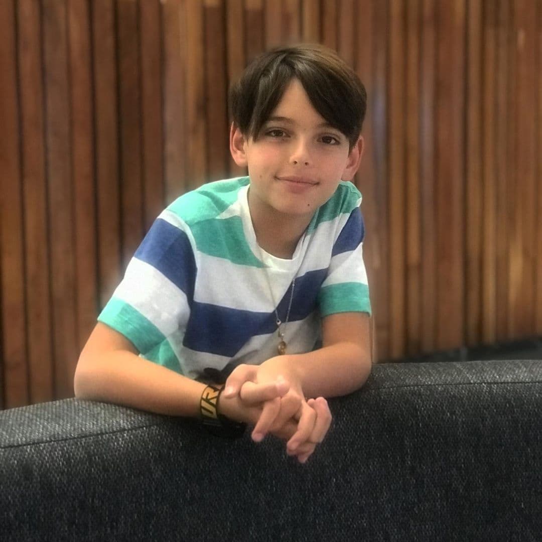 Para seguir con el protocolo indicado, la pareja y sus hijos
<b>se mantienen en cuarentena en casa</b>, esto incluye a
<b><a href="https://www.univision.com/famosos/grettell-valdez-ya-podria-ser-la-suegra-de-alguien-pero-santino-no-suelta-prenda-video">Santino</a></b>, a quien el argentino procreó junto a Grettell Valdez.
<br>